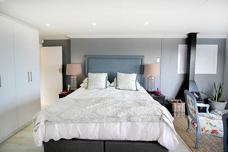 6 Bedroom Property for Sale in Reebok Western Cape
